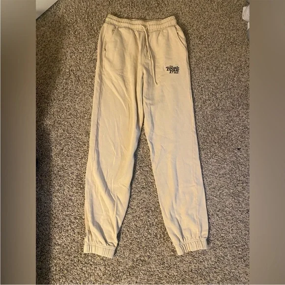 The Local Love Club Sweat Set - Picture 5 of 9